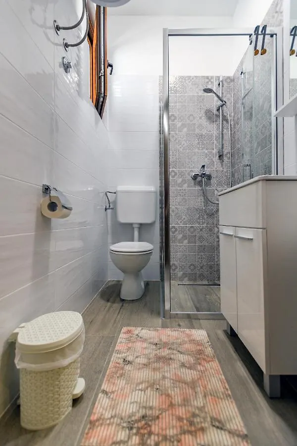 Modern Apartment On The Beach - Mala Lamjana Kali